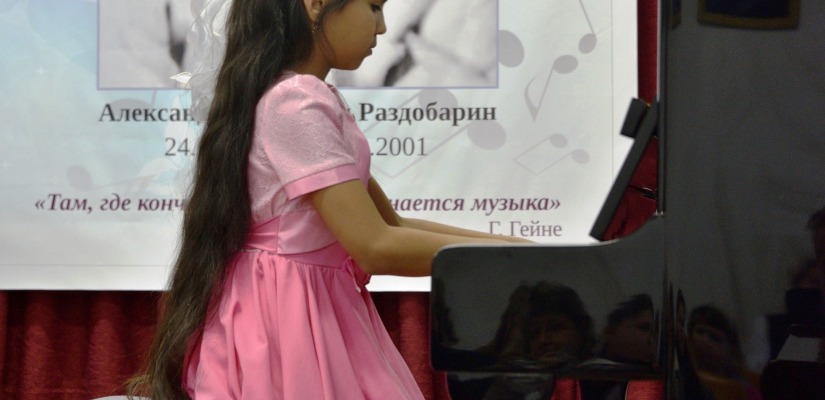 Ширинская детская музыкальная школа имени А.И. Раздобарина получила пианино в рамках нацпроекта