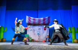 Артисты Хакасского национального театра А.М.Топанова устроят настоящий новогодний праздник для детей сел республики