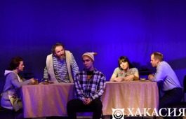 Русский театр имени М.Ю. Лермонтова представил премьеру спектакля «Ганди молчал по субботам»