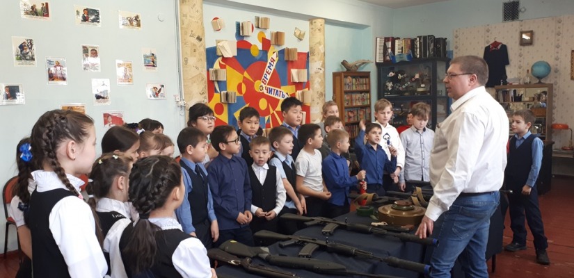 Республиканская детская библиотека поздравила будущих защитников Отечества с праздником