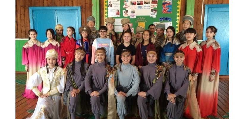 Учащиеся Хакасской республиканской национальной детской школы искусств выступили в отдаленном селе Хакасии