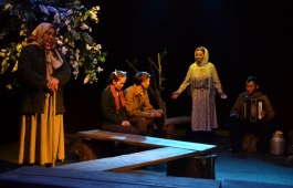 Онлайн-репертуар Хакасского национального драматического театра имени Александра Топанова на начало мая