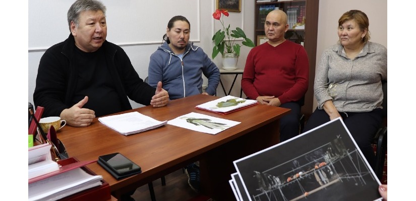 Режиссер из Калмыкии Борис Манджиев ставит эпический спектакль в театре «Читiген»