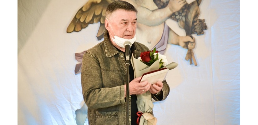 Заслуженные награды во Всемирный  день театра  получили  деятели Хакасского национального театр имени А.М. Топанова
