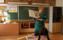Читаем вместе: Людмила Образцова прочитала школьникам  сказку Александра Пушкина