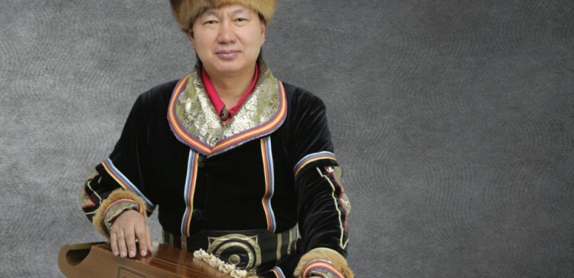 Евгений Улугбашев приглашает жителей Хакасии на открытый урок горлового пения и игре на чатхане