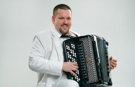 Сегодня в Хакасской филармонии прозвучат еолина, мбира, шенг, глюкафон и варгостан