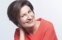 Певица Елена Никитина выступит в Абакане с новой сольной программой «Боже, какой пустяк!»