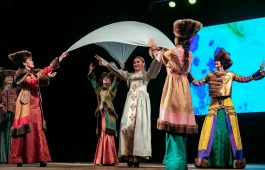 Театр моды «Алтыр» из Хакасии стал лауреатом Всероссийского фестиваля-конкурса национальных культур в Новосибирске