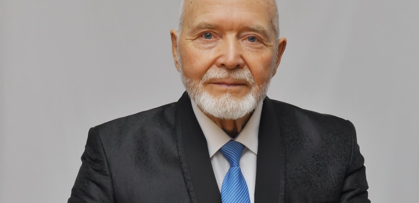 Юрий Иванов удостоен Литературной премии  Главы Хакасии имени Моисея Баинова