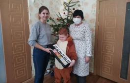 В канун Нового года министр культуры Хакасии исполнила желание маленького Глеба Колотилина из Черногорска