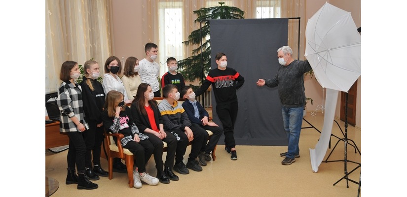 В Национальном центре имени С.П. Кадышева юные фотолюбители прошли мастер-класс «Портретная фотография»